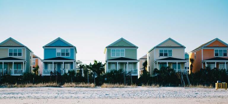 five houses on the beach