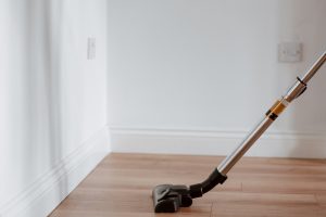 Flood and vacuum cleaner