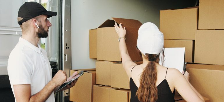 Professional movers and packers