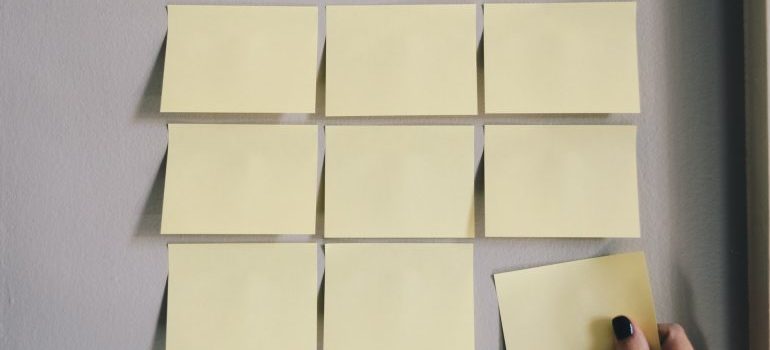 yellow sticky notes