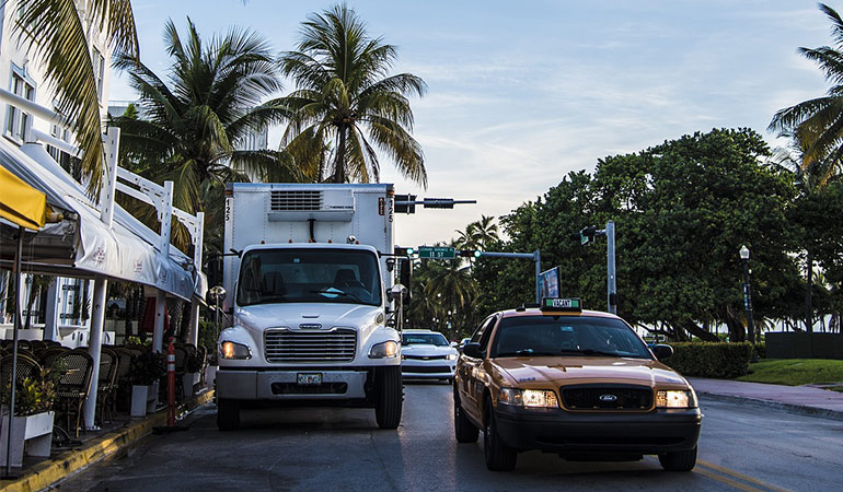 movers Delray Beach in action