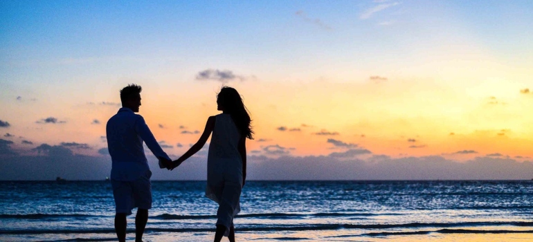 Couple enjoying Valentine's Day events in Boca Raton at the beach