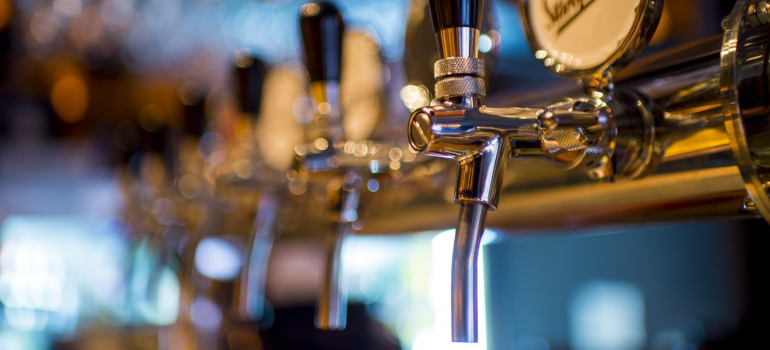 Stainless steel beer dispenser