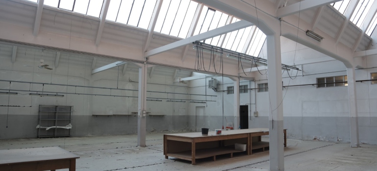 A picture of warehouse