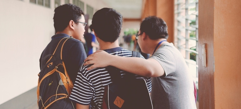 A kid joining his friends after relocating to Miami with his family.