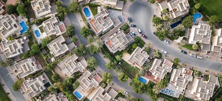 Houses in the neighborhood.