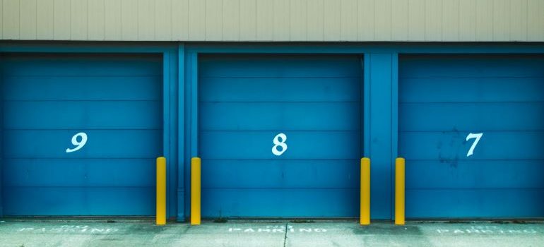Storage units to help you with where to store your stuff when moving.