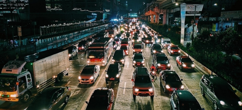 Too many vehicles on the roads during the evening are one of the cons of moving to Fort Lauderdale this summer.