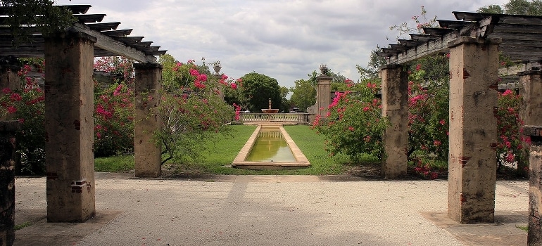 Prado Entrance - must-see place when spending your first summer in Coral Gables