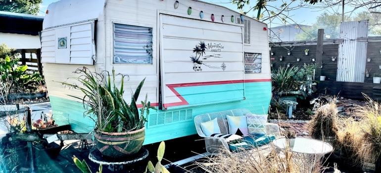 A trailer parked in the backyard, Lakeland