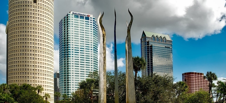 Business buildings in Tampa, FL