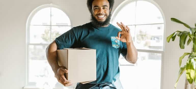 A picture of one of the best Miami movers 