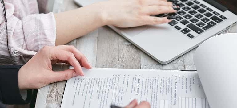 A person researching about different types of moving insurance 