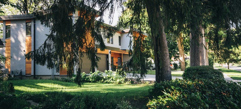 A house in best neighborhoods in Boca Raton