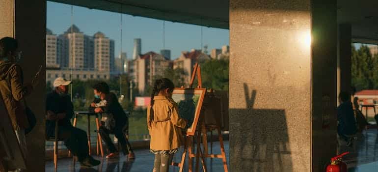 A child at the museum 